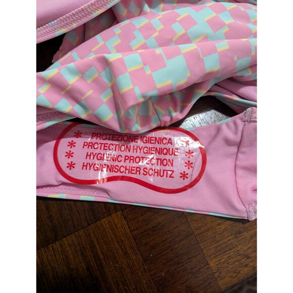 VERO MODA NWT One-Piece Swimsuit | Limpet Shell AOP Tira, Size M, NWT - Picture 8 of 8